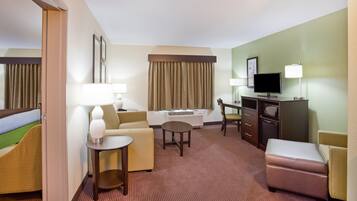 Deluxe Suite, 1 King Bed, Non Smoking | Living area