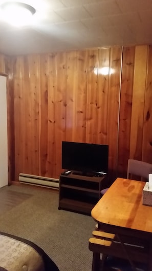 Quarto solteiro, 1 cama Queen | Comodidades do quarto