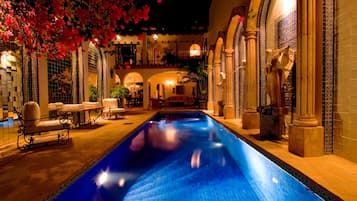 Piscina de natación o entrenamiento