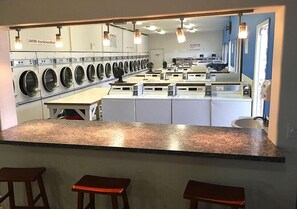 Laundry room - Island Paradise Inn (Pahoa)
