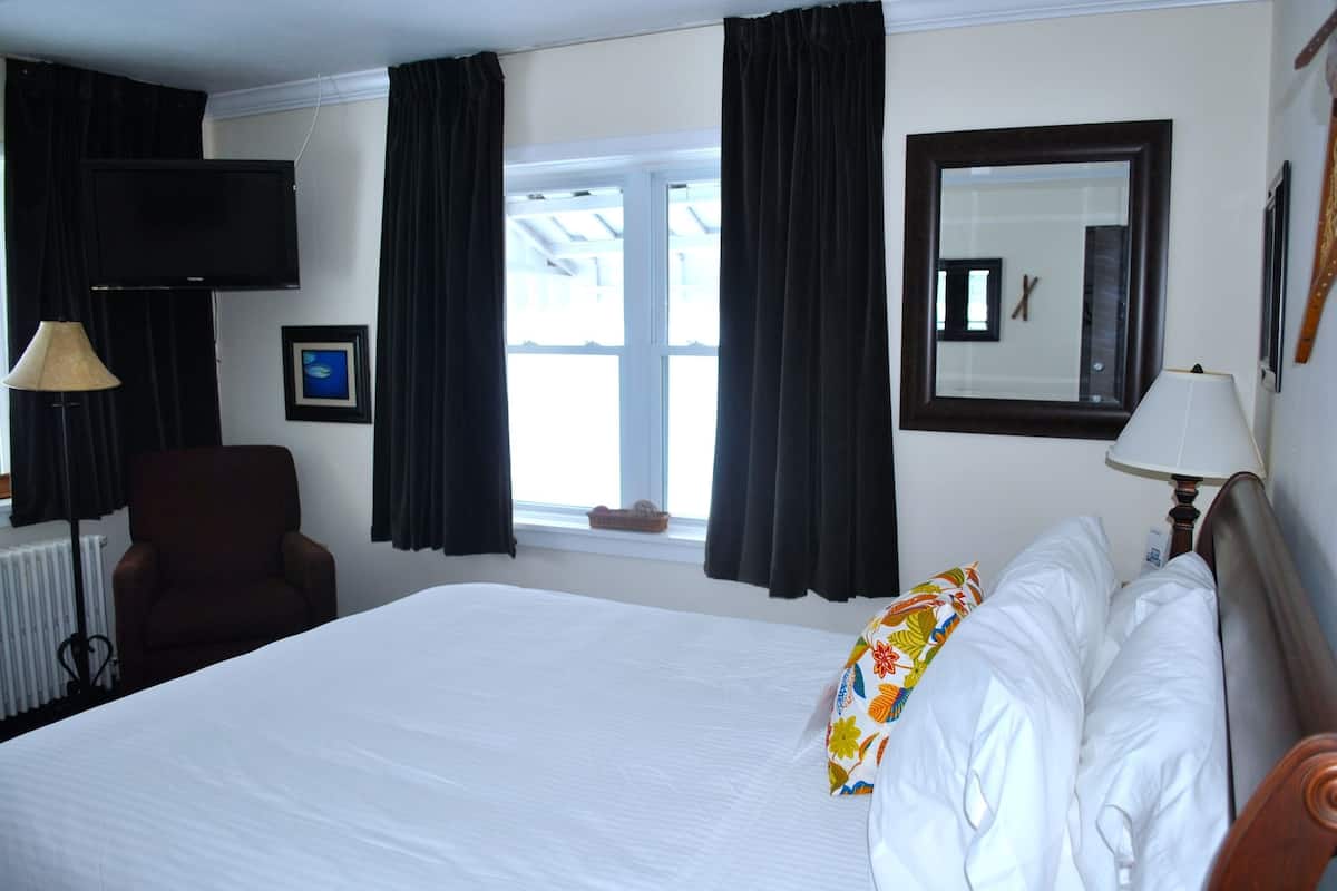 Peralatan tempat tidur premium, meja, seterika/papan seterika
