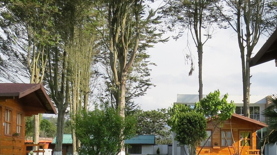 Hosteria Airport Garden