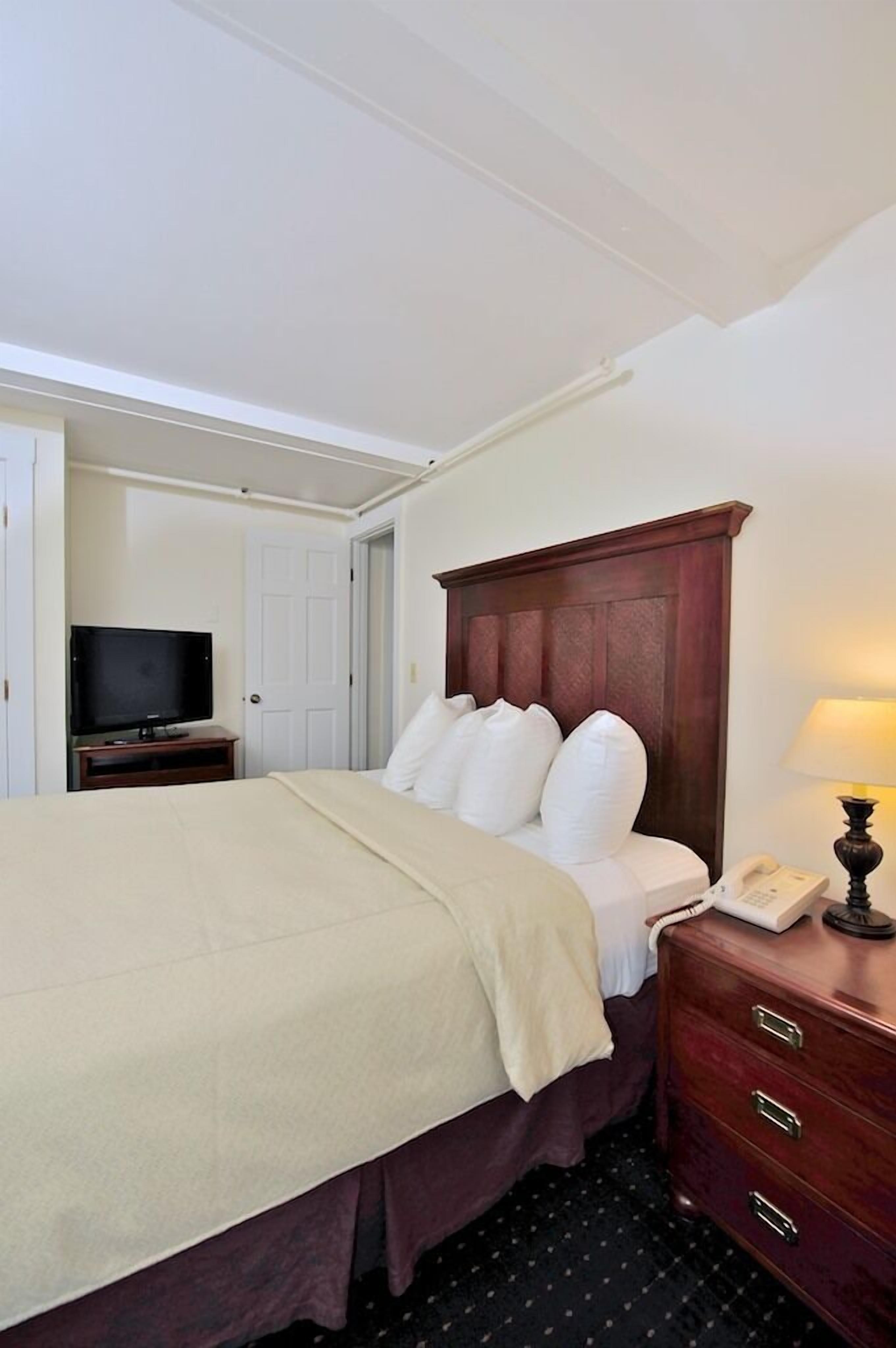 desk, iron/ironing board, free cots/infant beds, free wifi