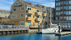 Exterior - Harborside Inn (Newport)