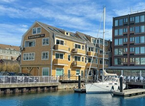 Exterior - Harborside Inn (Newport)