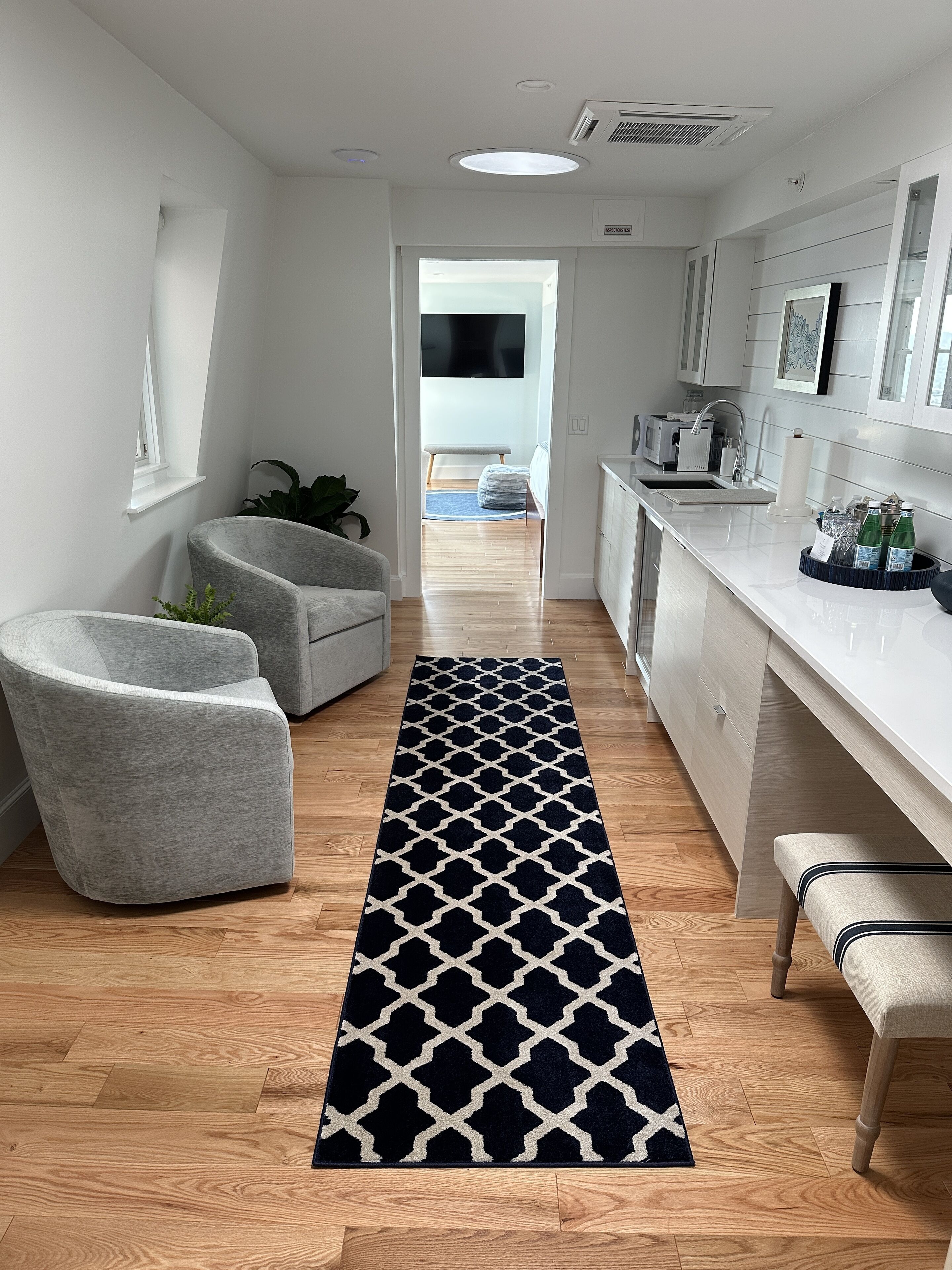 premier suite, 1 king bed, balcony, harbour view | 1 bedroom, hypo-allergenic bedding, laptop workspace, iron/ironing board