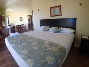 In-room safe, individually decorated, free WiFi, bed sheets - Margarita del Sol Costa Maya (Mahahual)