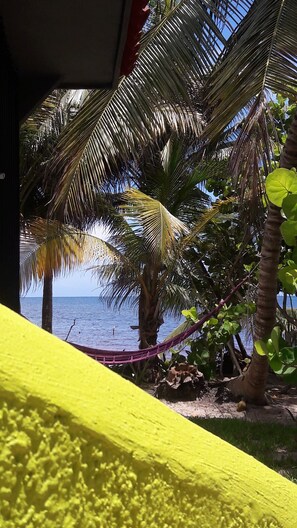 Caja de seguridad en la habitación y decoración personalizada 