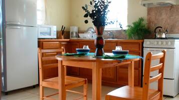 Economy Room, 1 Double Bed, Ground Floor | Private kitchen