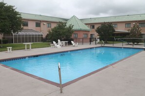 Seasonal outdoor pool - Isle of Capri Casino Hotel Lula – A Caesars Rewards Destination (Lula)