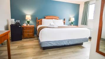 Studio, 1 King Bed | Hypo-allergenic bedding, soundproofing, free WiFi, bed sheets