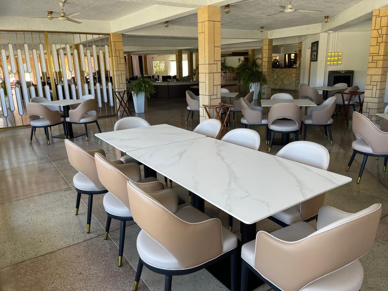 breakfast, lunch and dinner served