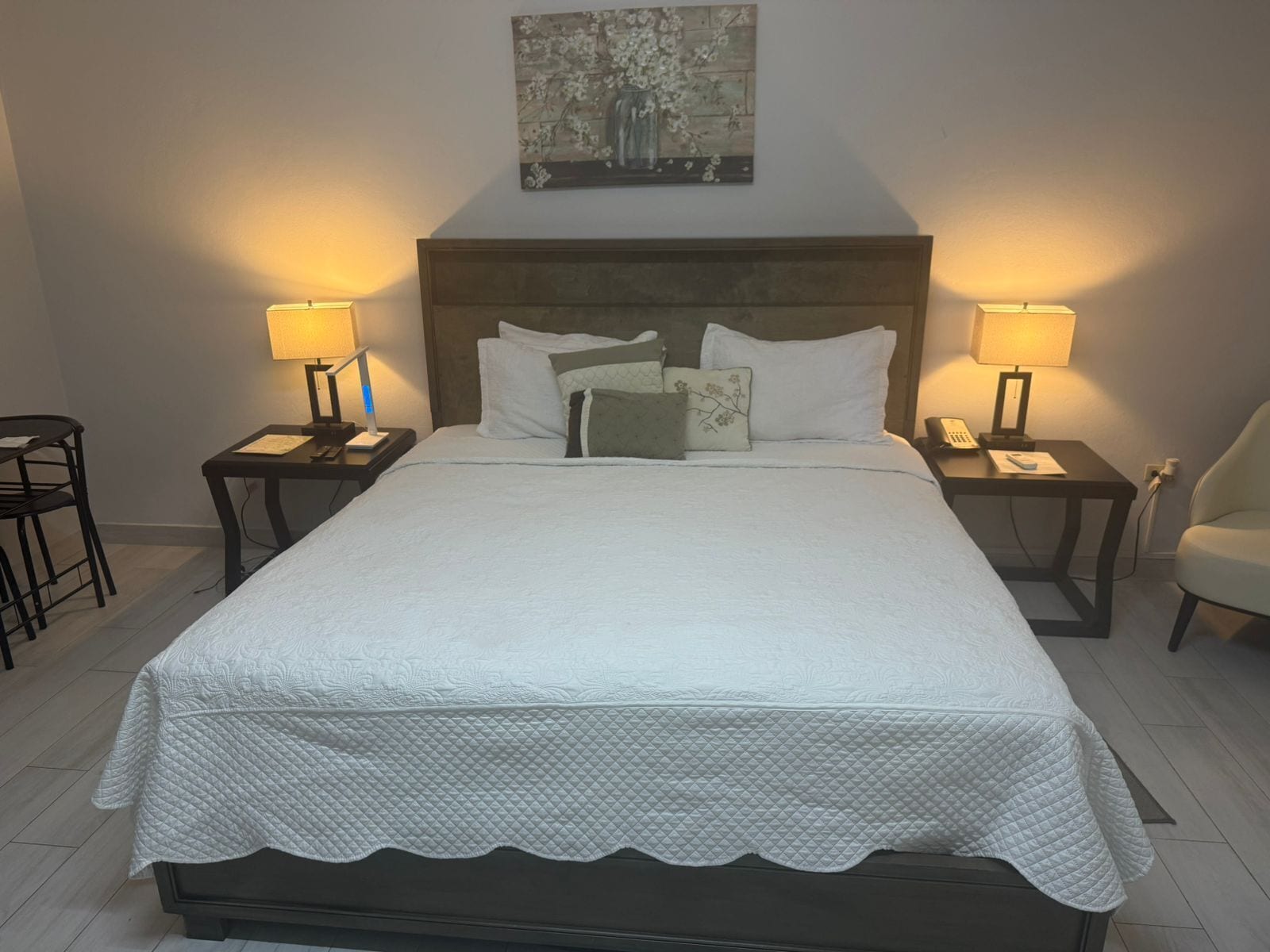 Design Double Room | Individually furnished, desk, iron/ironing board, free WiFi