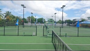 Tennis court - Cortsland Hotel (St. John's)