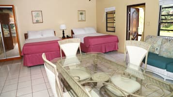 Studio with full Kitchen | Individually furnished, desk, iron/ironing board, free WiFi
