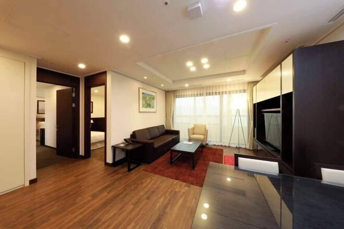 Living area | Flat-screen TV