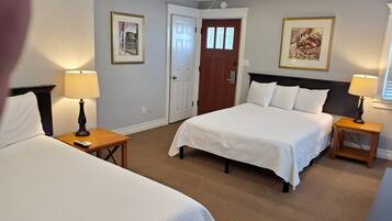 Quarto standard, 2 camas de casal | Camas com colchões de espuma com sistema de memória