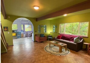 House, 1 Bedroom, Garden Area (J-Low) | Living area | 36-inch TV with cable channels