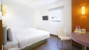 Smart Room Queen - Amaris Hotel Karawang (Karawang)
