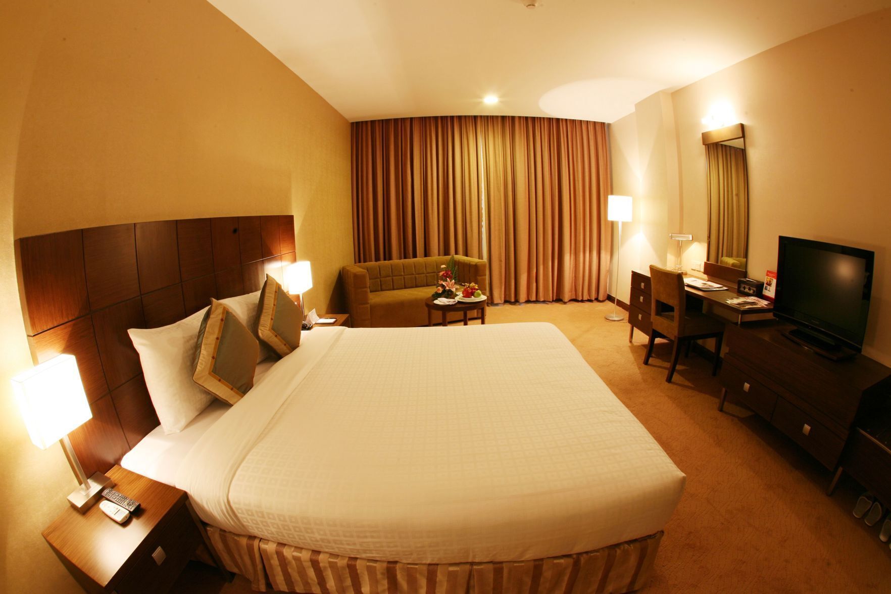 Minibar, in-room safe, individually decorated, individually furnished