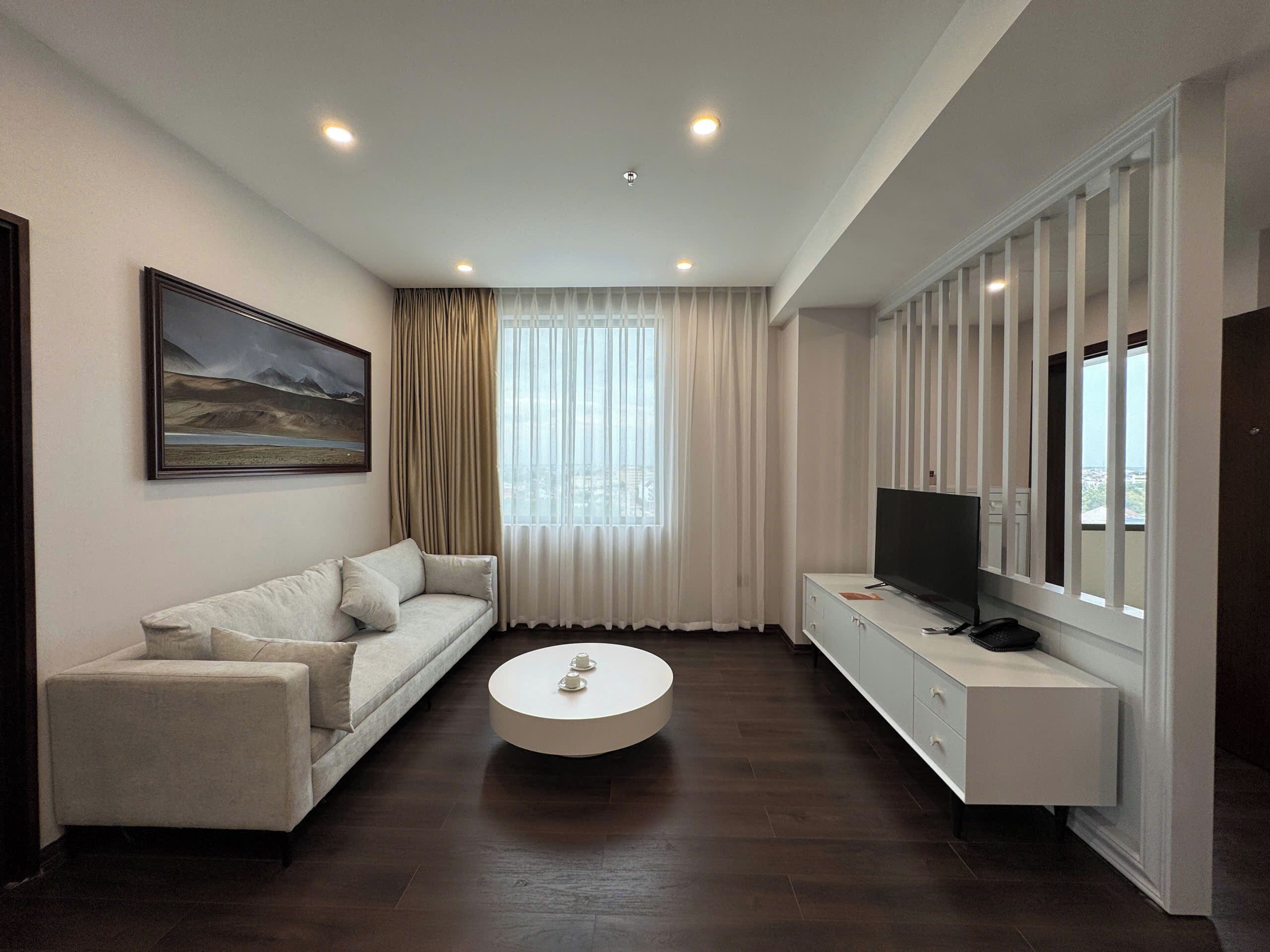 Minibar, Zimmersafe, individuell dekoriert, individuell eingerichtet