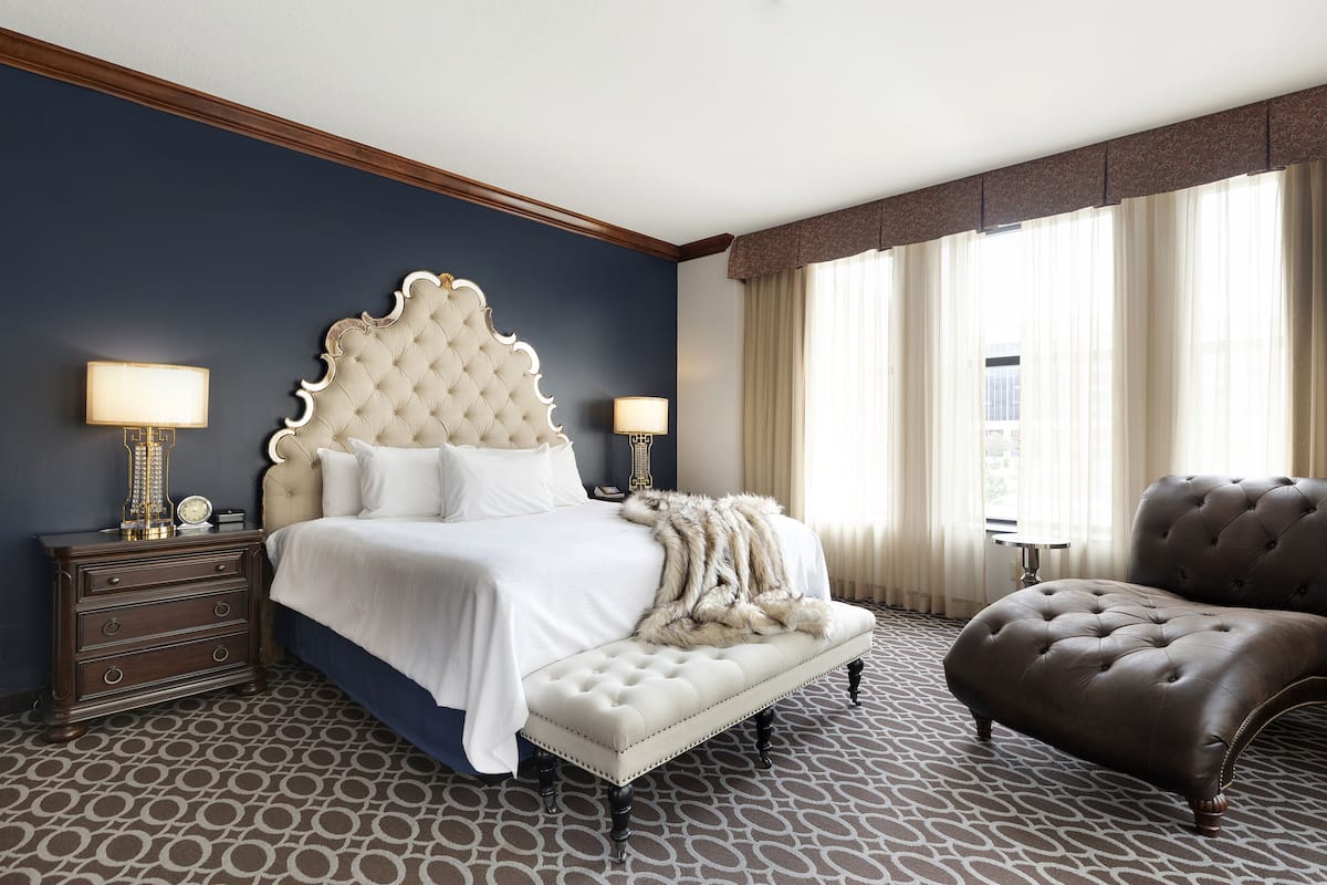 minibar, in-room safe, desk, blackout curtains