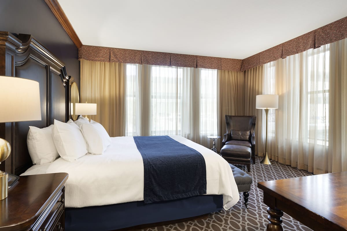 Minibar, in-room safe, desk, blackout curtains