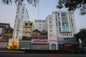 Exterior - New Era Hotel and Villa (Hanoi)