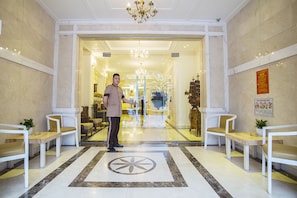 Reception - New Era Hotel and Villa (Hanoi)