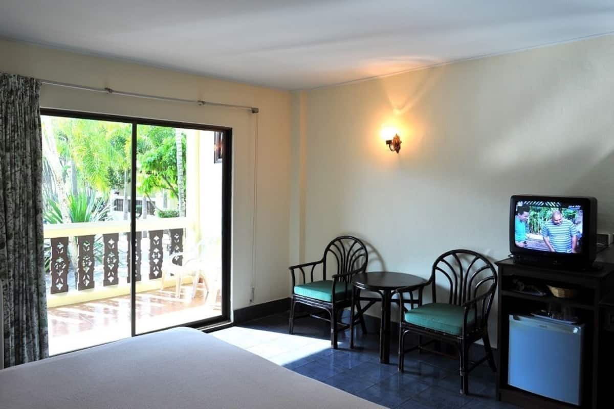 Desk, rollaway beds, free WiFi, bed sheets
