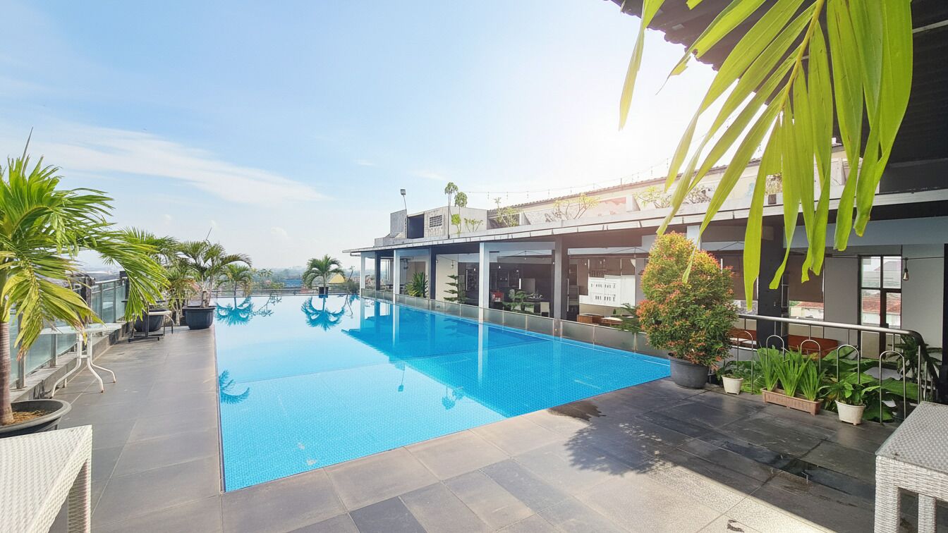 Outdoor pool, pool loungers