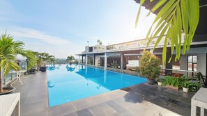 Outdoor pool, sun loungers