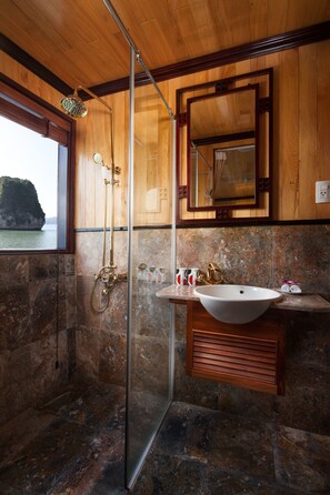 Deluxe Room, 1 Double or 2 Twin Beds, Balcony | Bathroom | Combined shower/tub, free toiletries, hair dryer, towels - Garden Bay Luxury Cruise (Ha Long)
