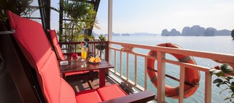 Garden Bay Luxury Cruise