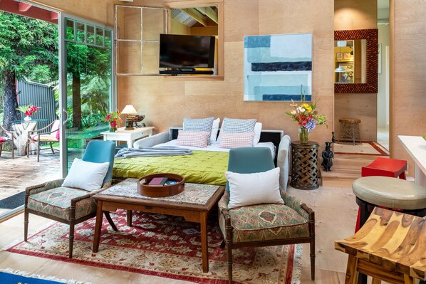 شقة بريميم - سرير كبير - لغير المدخنين - منظر للحديقة | واي فاي مجانًا وملاءات أسرّة