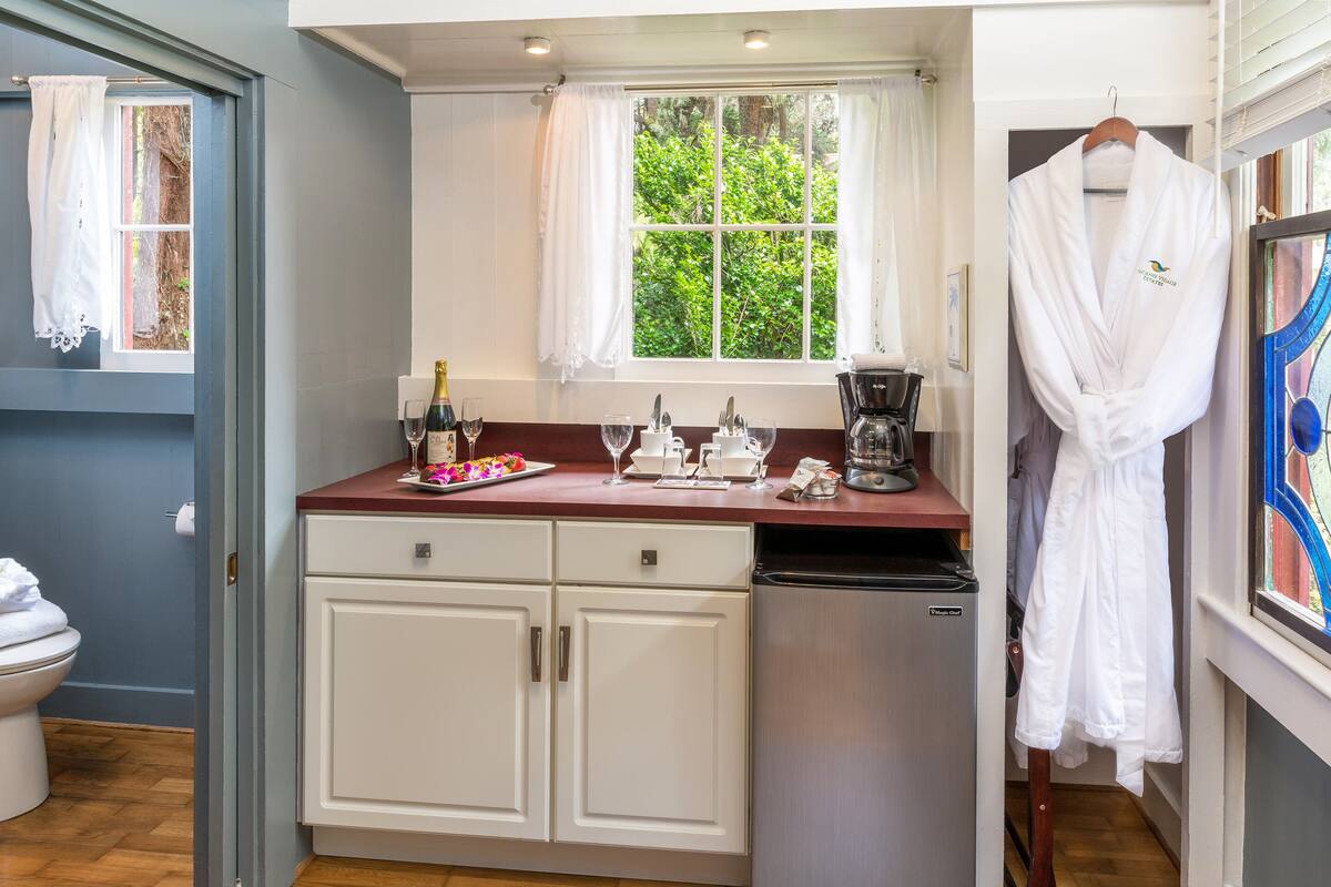 rainforest cottage (rainbow falls) | private kitchen | fridge, microwave, coffee/tea maker, electric kettle