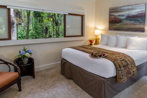 Rainforest Cottage (Rainbow Falls) | Free WiFi, bed sheets