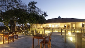 Tempat makan outdoor