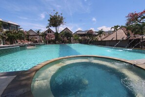 2 outdoor pools - Alit Beach Resort and Villas (Denpasar)