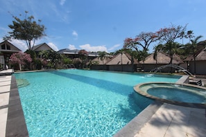 2 outdoor pools - Alit Beach Resort and Villas (Denpasar)