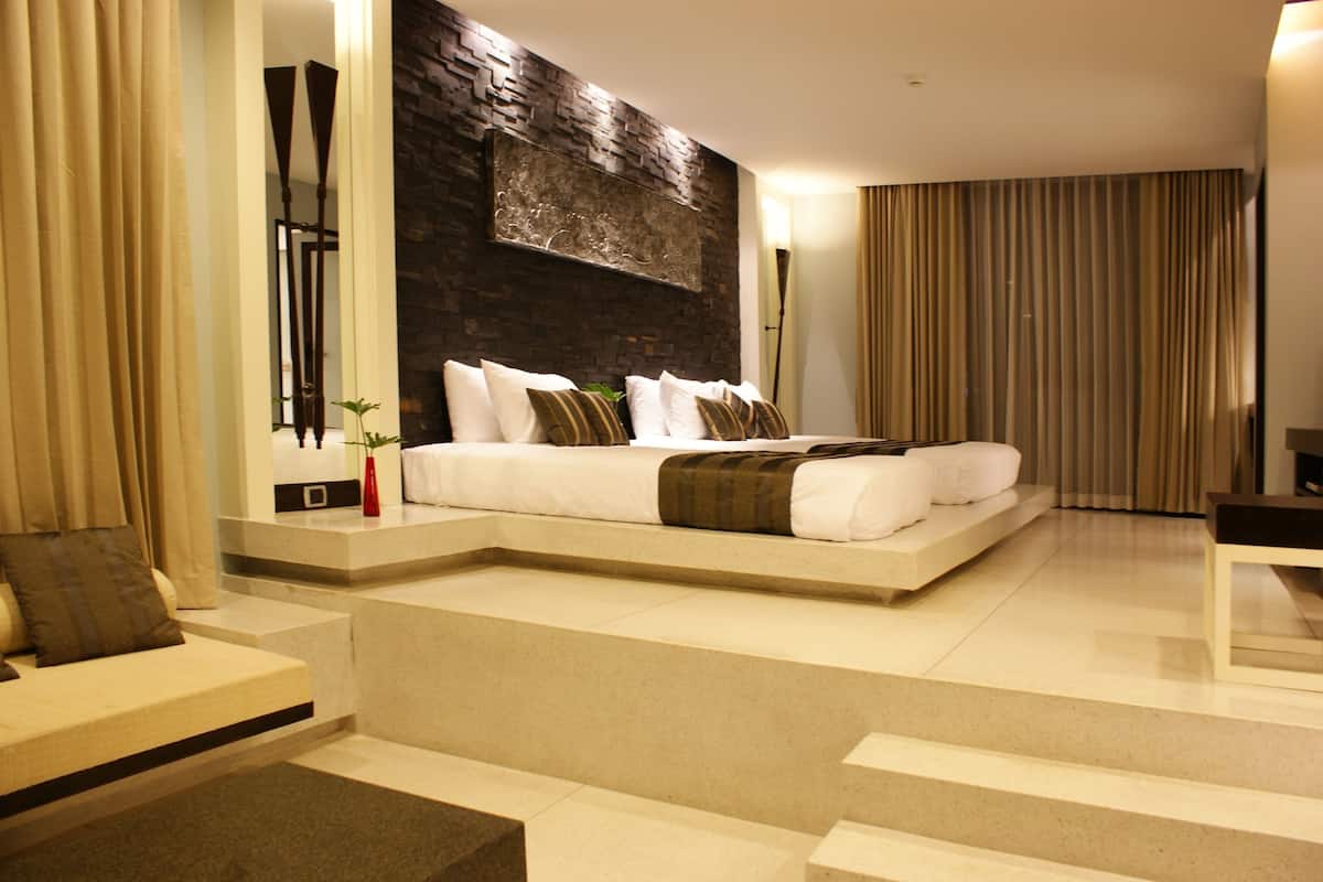 ミニバー、セーフティボックス (室内)、防音設備、ベビーベッド (無料)