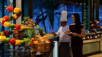Daily buffet breakfast (THB 600 per person)