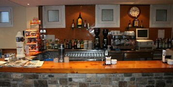 Bar (en la propiedad)