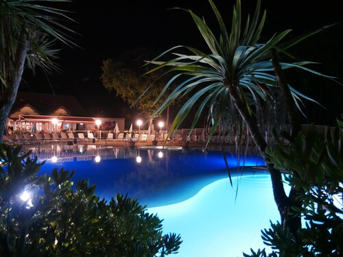 Camping Officiel Siblu Les Pierres Couchées