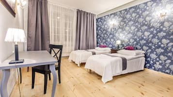 Comfort Twin Room, 1 Bedroom | Meja, Wi-fi percuma, cadar katil