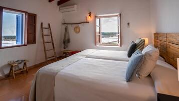 1 bedroom, desk, laptop workspace, blackout curtains