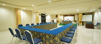 Hotel GRAND ROSELA Yogyakarta