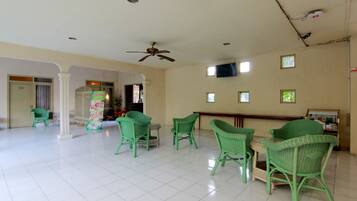 Daily local cuisine breakfast for a fee