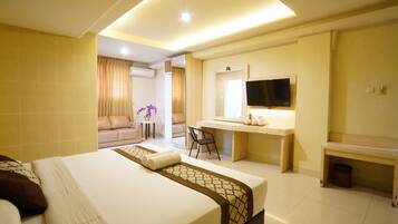 Deluxe Room | Roupas de cama premium, cofres nos quartos, escrivaninha