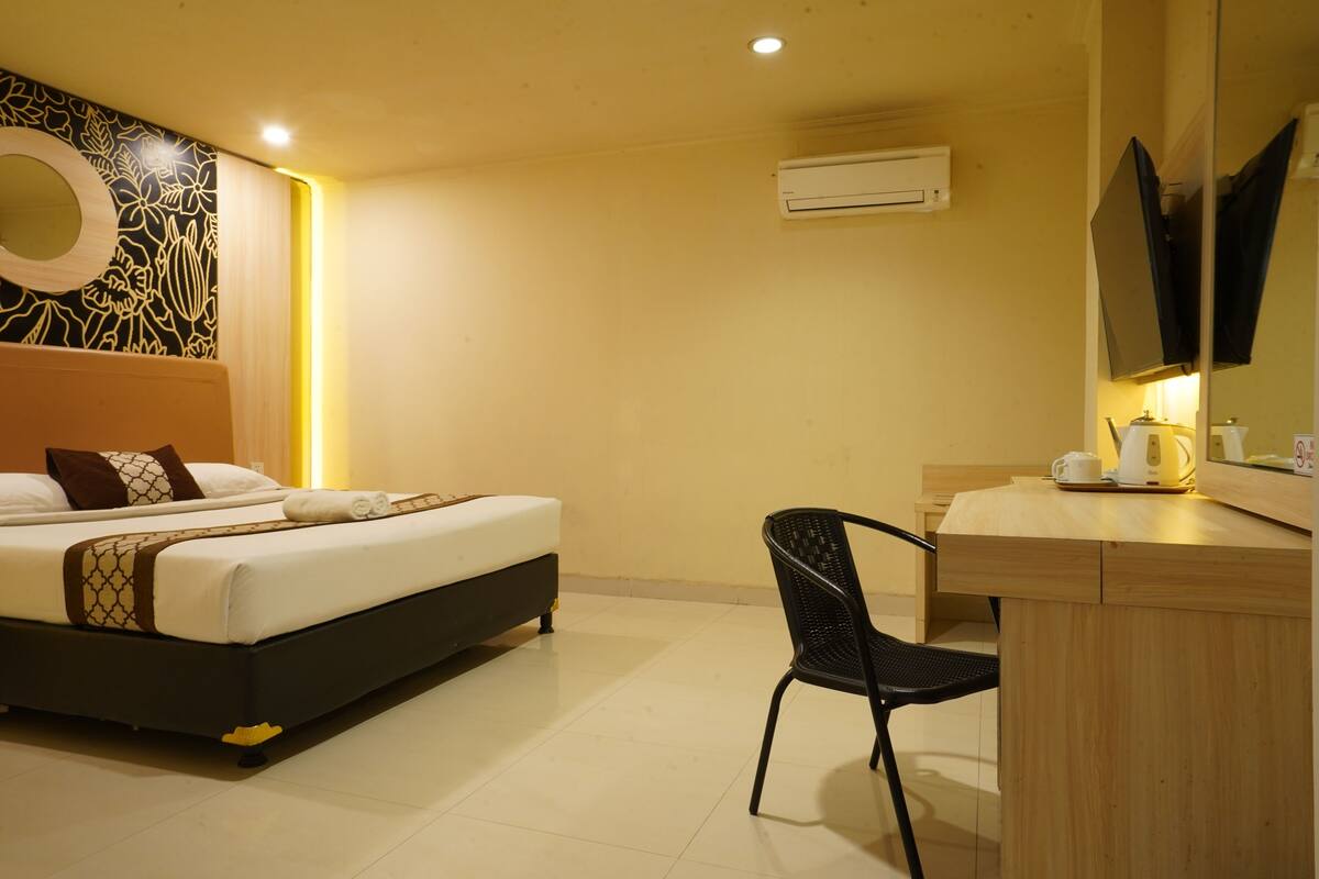 Superior Room | Premium bedding, in-room safe, desk, soundproofing